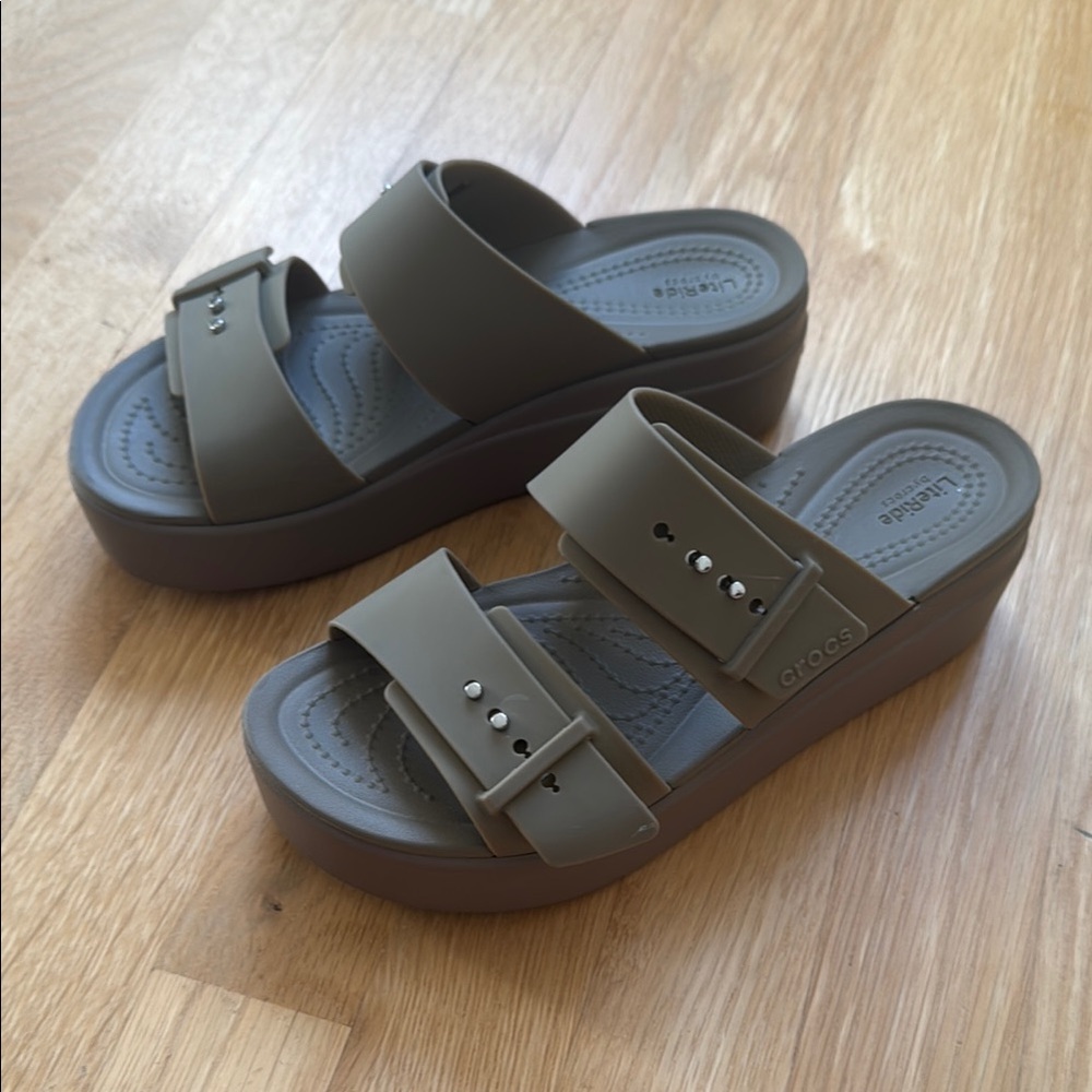 CROCS Olive Platform Sandals